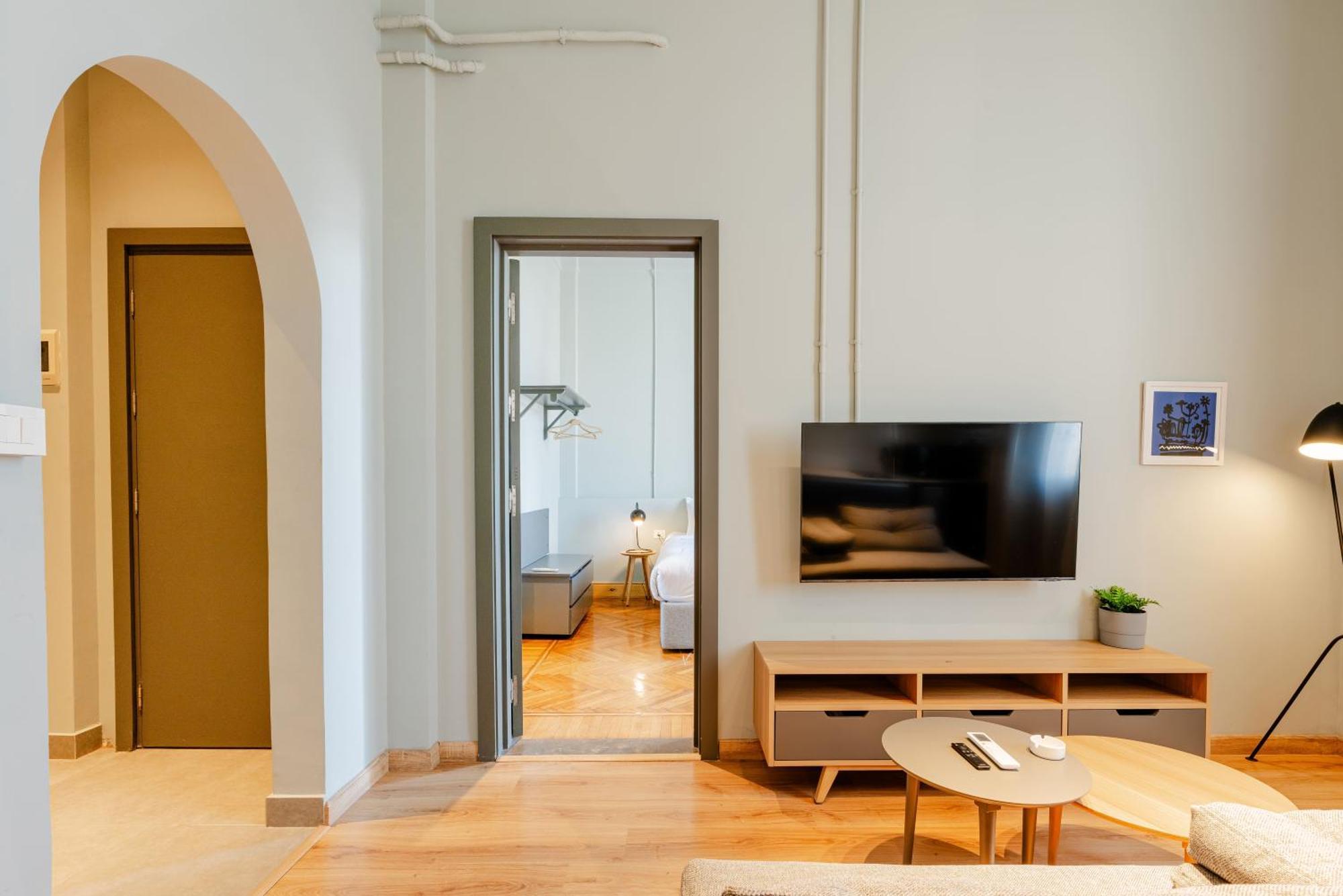 Grey L Studio Apartments Downtown Alexandria Menasce House エクステリア 写真