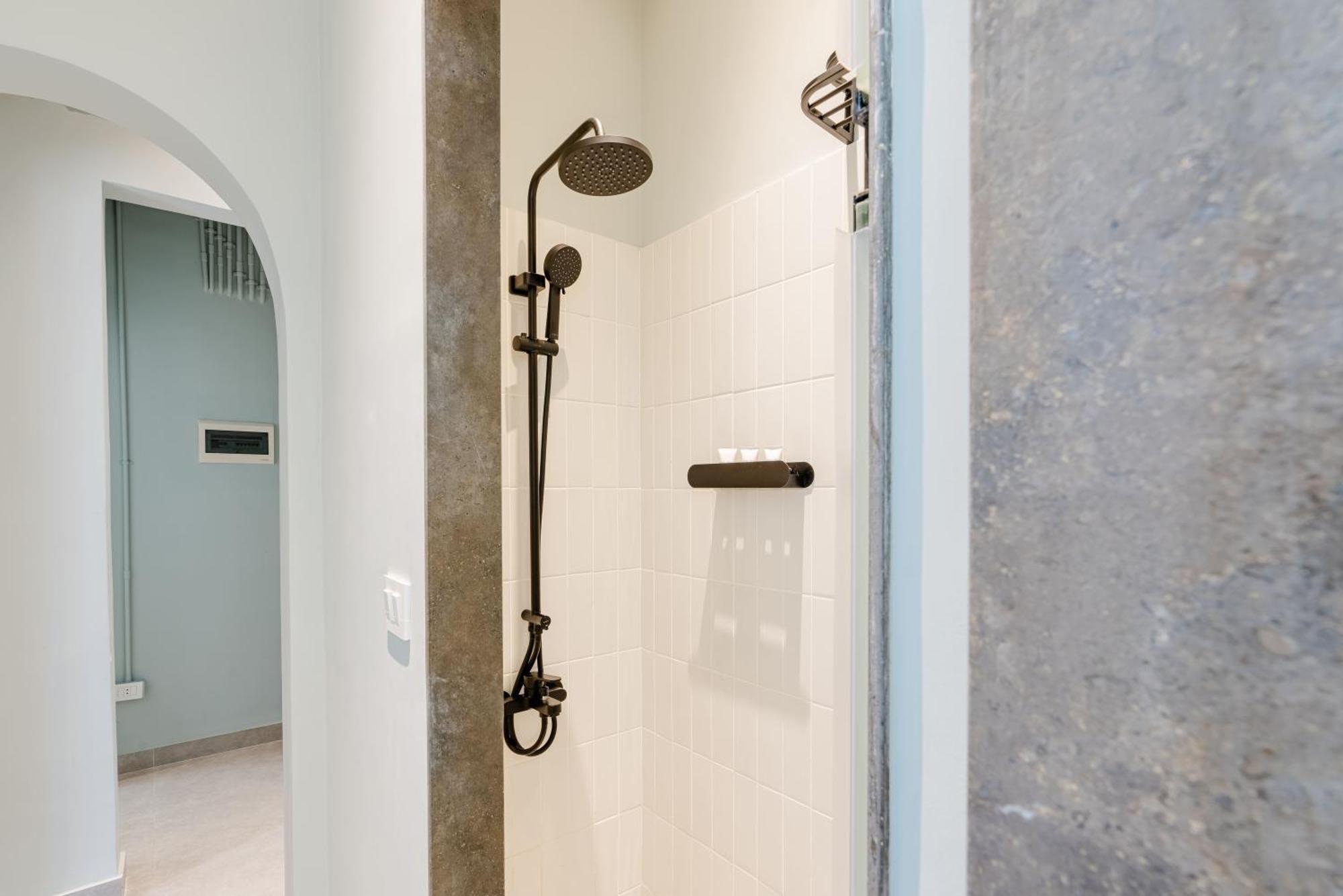 Grey L Studio Apartments Downtown Alexandria Menasce House エクステリア 写真